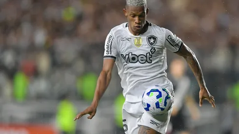 RJ – RIO DE JANEIRO – 27/08/2025 – COPA DO BRASIL 2025, VASCO X BOTAFOGO – Danilo jogador do Botafogo durante partida contra o Vasco no estadio Sao Januario pelo campeonato Copa Do Brasil 2025. Foto: Thiago Ribeiro/AGIF