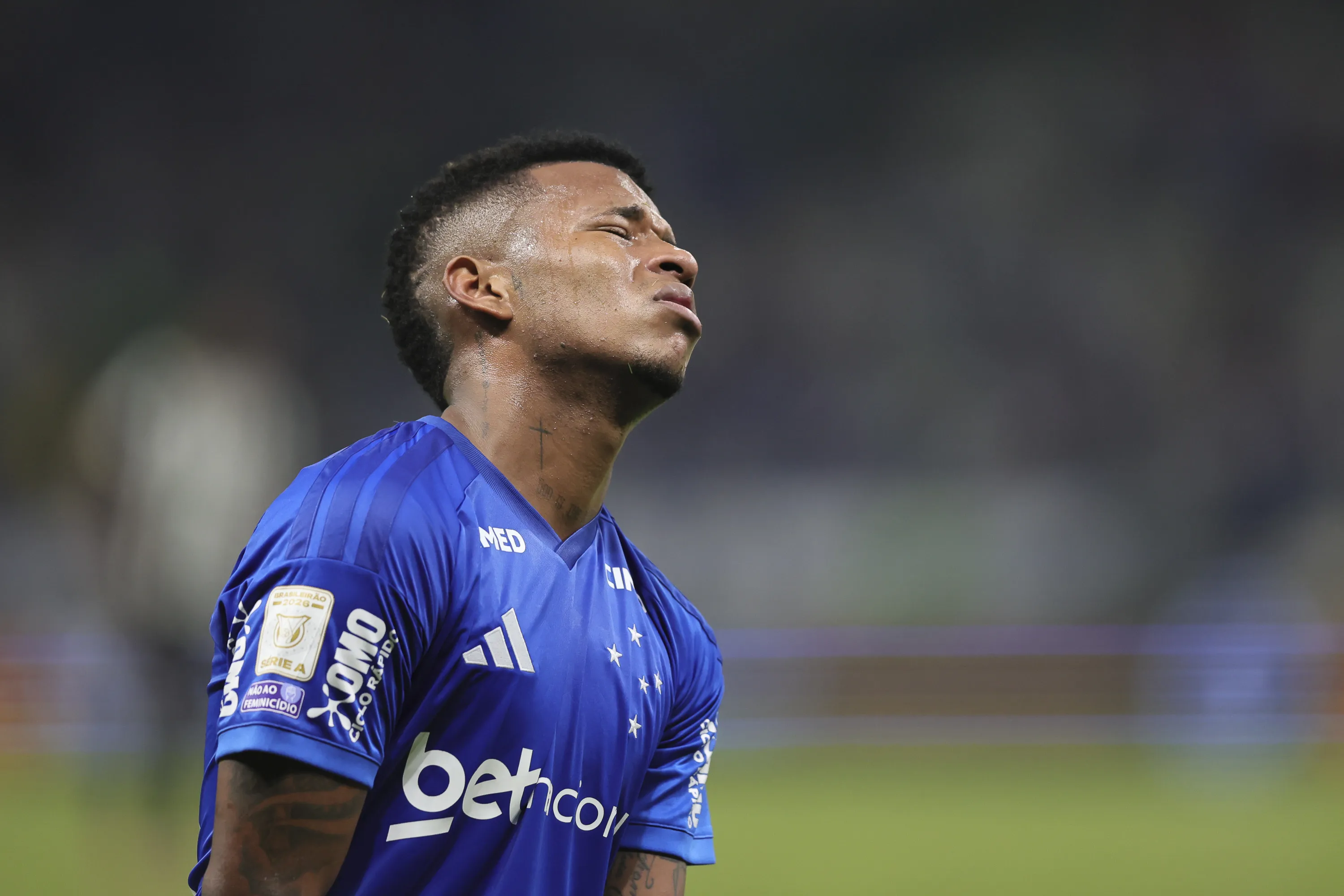 Kenny Arroyo durante partida contra o Atlético-MG no Campeonato Brasileiro de 2026. Foto: Gilson Lobo/AGIF