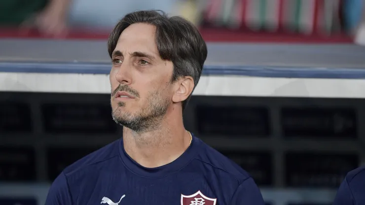 Luis Zubeldía técnico do Fluminense durante partida contra o Chapecoense no estádio Maracanã pelo campeonato Brasileiro A 2026. Foto: Thiago Ribeiro/AGIF