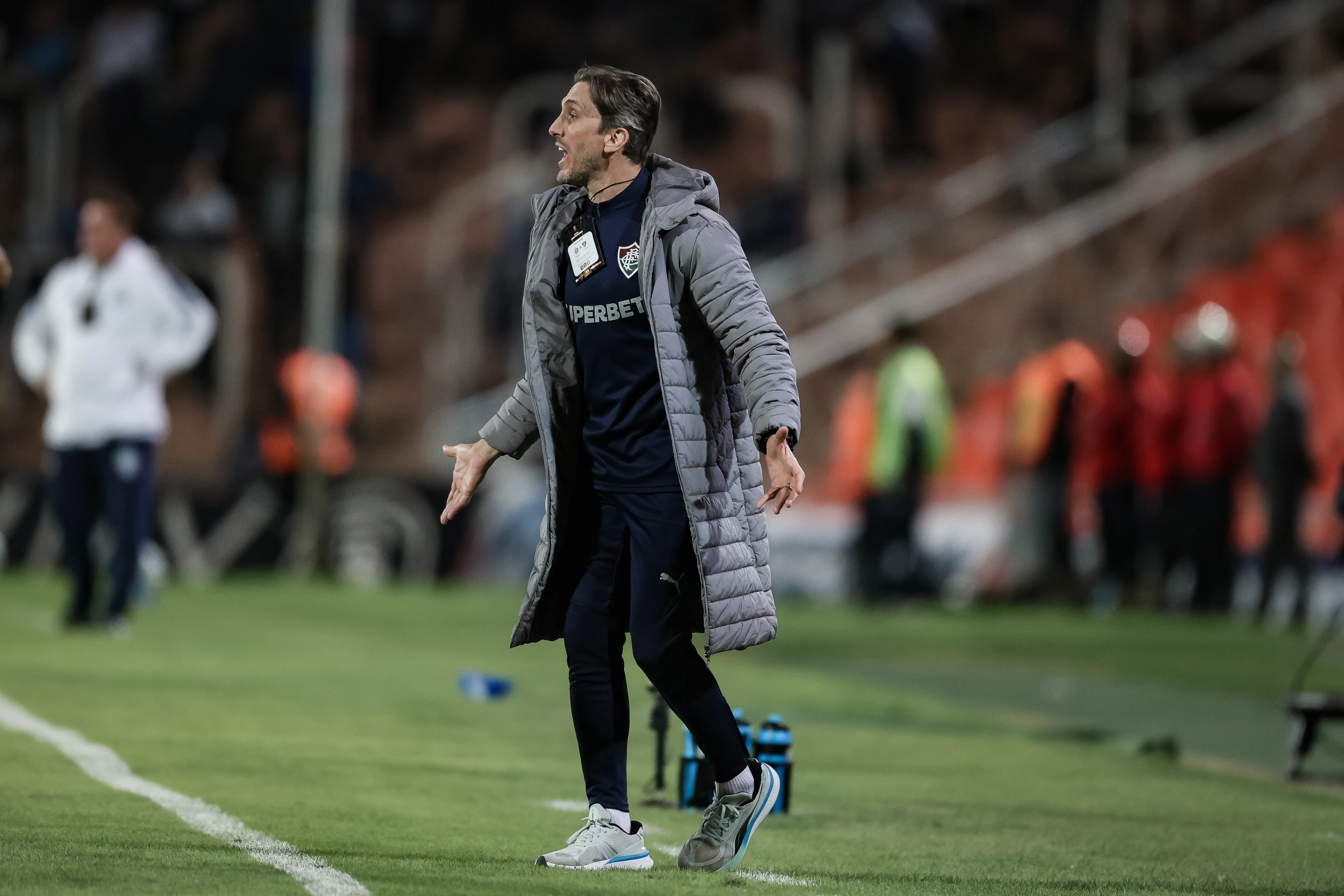 Zubeldía, técnico do Fluminense, em partida contra o Independiente Rivadavia (Imagem: MARCELO GONÇALVES / FLUMINENSE F.C.)
