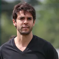 Kaká admite vontade de ser treinador, mas faz importante ressalva