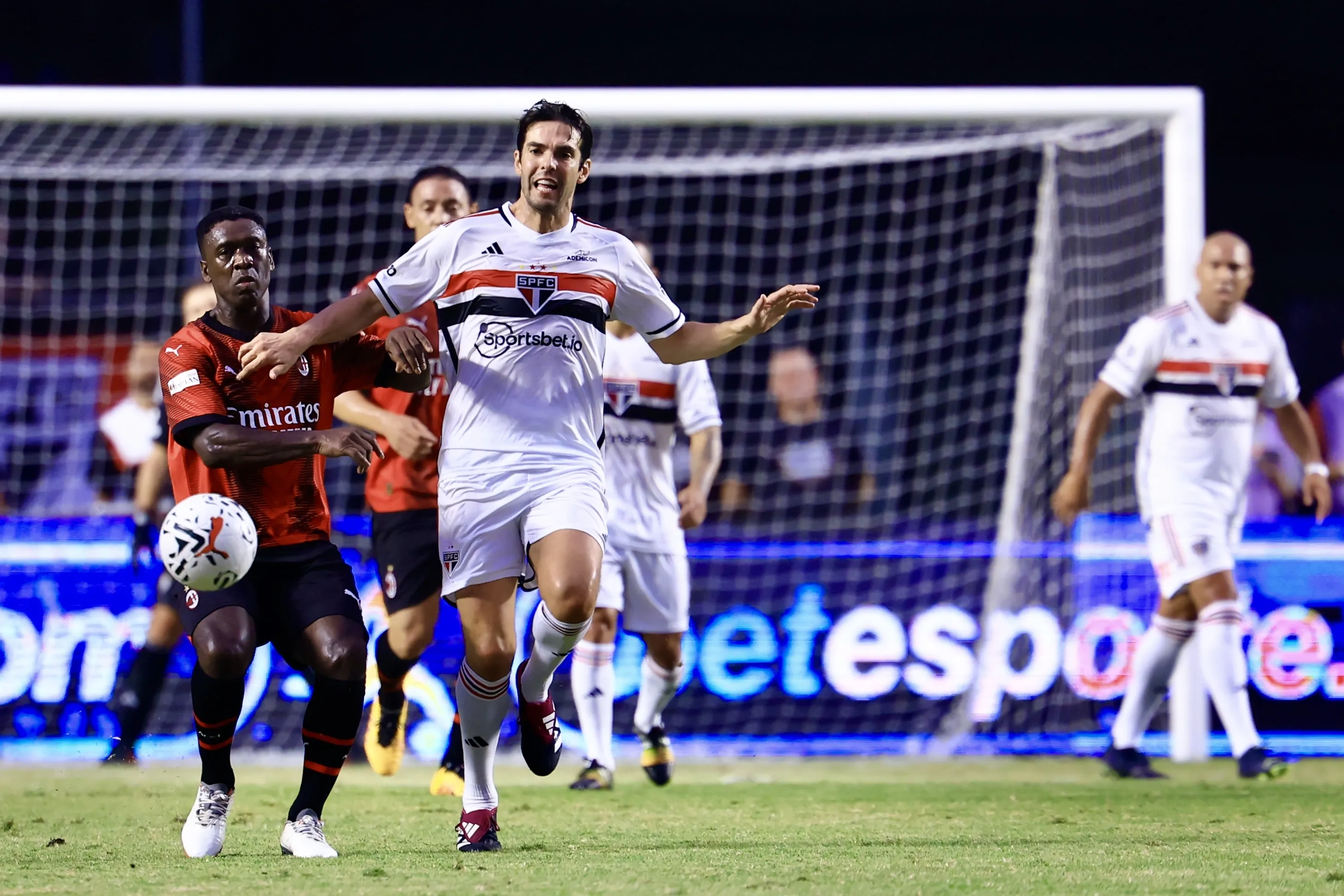 SP – SAO PAULO – 16/12/2023 – SAO PAULO X MILAN, REENCONTRO DE GIGANTES – Kaka jogador do Sao Paulo durante partida contra o Milan no estadio Morumbi pelo campeonato.  Foto: Marcello Zambrana/AGIF