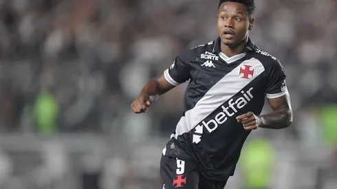 RJ – RIO DE JANEIRO – 02/11/2025 – BRASILEIRO A 2025, VASCO X SAO PAULO – Matheus Franca jogador do Vasco durante partida contra o Sao Paulo no estadio Sao Januario pelo campeonato Brasileiro A 2025. Foto: Thiago Ribeiro/AGIF