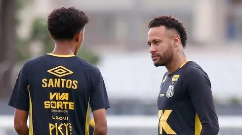 SP – SANTOS – 31/10/2025 – SANTOS, TREINO -Neymar e Robinho Jr jogadores do Santos durante treino no Centro de Treinamento CT Rei Pele. Foto: Mauricio De Souza/AGIF