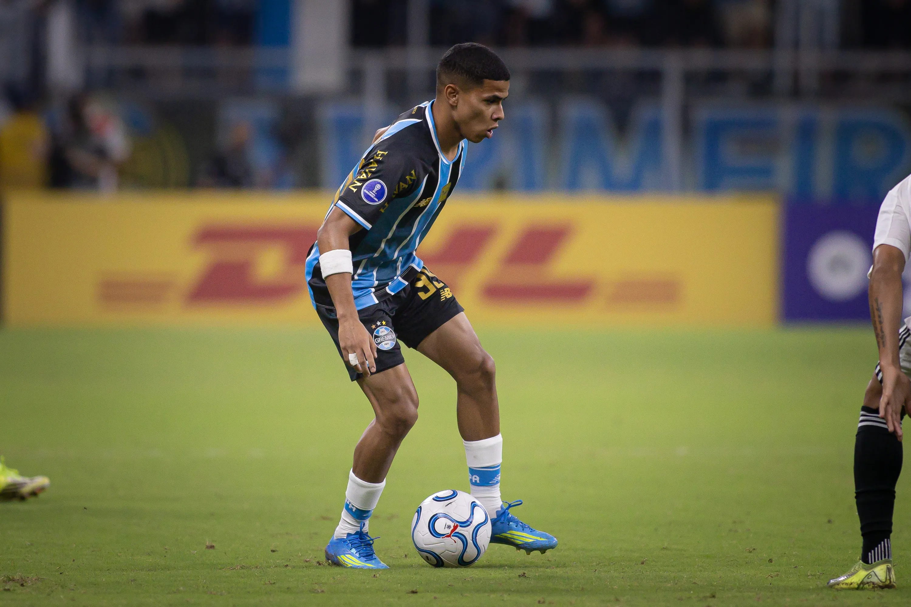 Jose Enamorado jogador do Gremio durante partida contra o Deportivo Riestra no estadio Arena do Gremio pelo campeonato Copa Sul-Americana 2026. Foto: Maxi Franzoi/AGIF