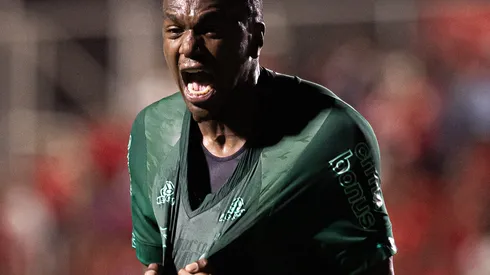 MG – IPATINGA – 31/07/2025 – BRASILEIRO B 2025, VILA NOVA-GO X CORITIBA – JACY jogador do Coritiba comemora seu gol durante partida contra o Vila Nova-GO no estadio Onesio Brasileiro Alvarenga pelo campeonato Brasileiro B 2025. Foto: Mateus Dutra/AGIF
