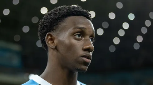 Gabriel Mec deve renovar com o Grêmio.