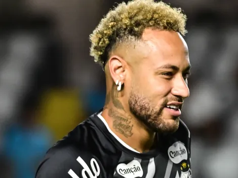 Neymar ganha presentes e faz pergunta inusitada no Paraguai