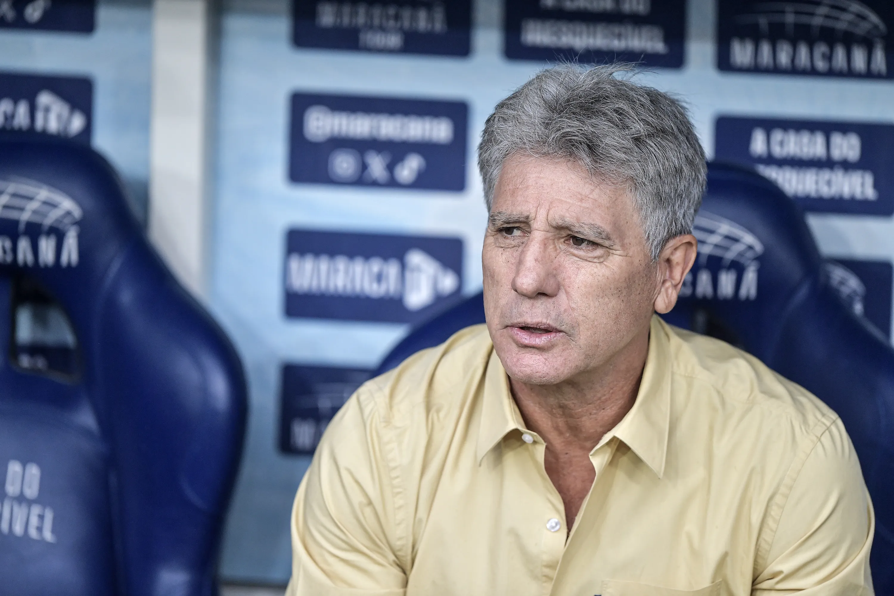 Renato Gaúcho durante partida contra o Flamengo no Maracanã pelo campeonato Brasileiro 2026. Foto: Thiago Ribeiro/AGIF.