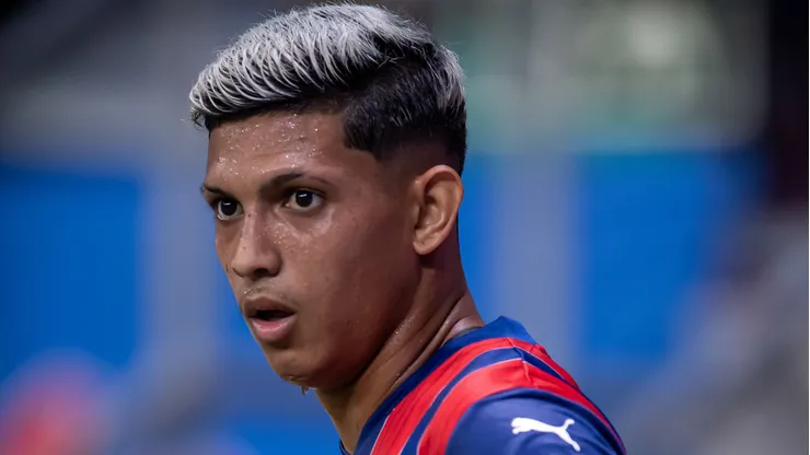 Erick Pulga durante confronto contra o Fluminense no Campeonato Brasileiro de 2026.
