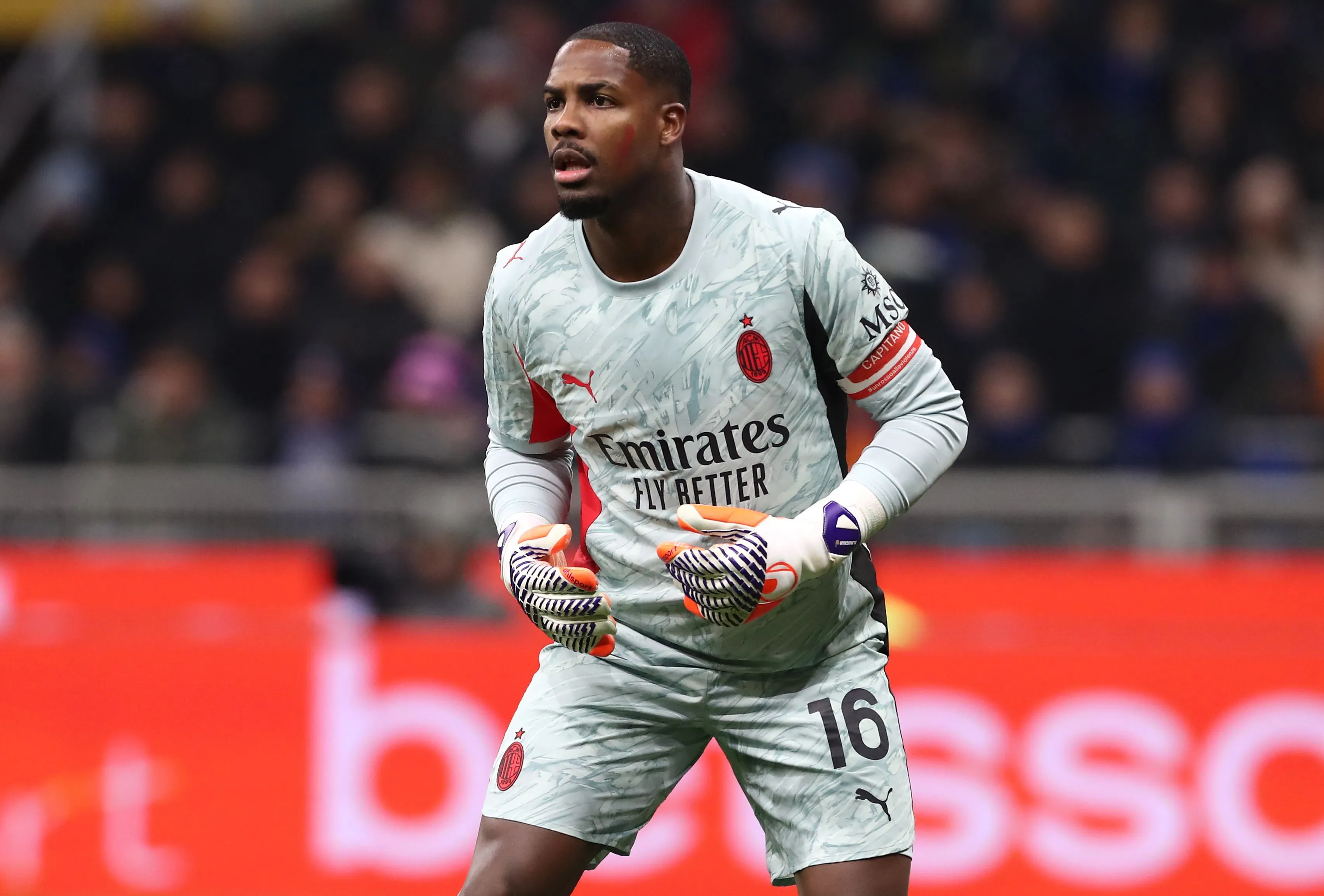 Maignan levou um tombo após Juventus x Milan – Foto: Marco Luzzani/Getty Images.