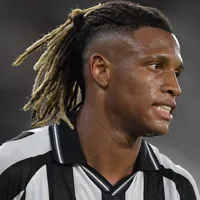 Danilo minimiza chances de deixar o Botafogo no meio do ano