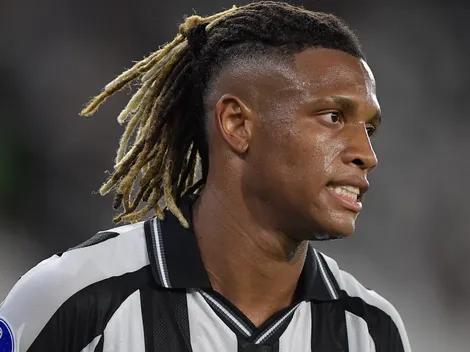 Danilo minimiza chances de deixar o Botafogo no meio do ano