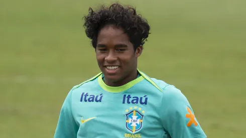 Endrick exaltou Neymar.