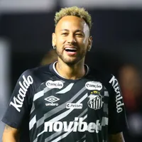 Neymar aparece almoçando marmitex e vídeo viraliza