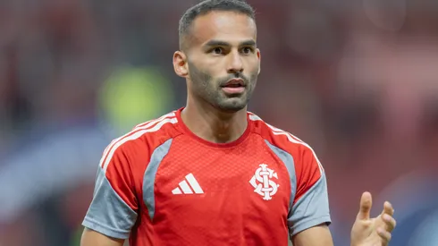 RS – PORTO ALEGRE – 11/04/2026 – BRASILEIRO A 2026, INTERNACIONAL X GREMIO – Thiago Maia jogador do Internacional durante partida contra o Gremio no estadio Beira-Rio pelo campeonato Brasileiro A 2026. Foto: Liamara Polli/AGIF