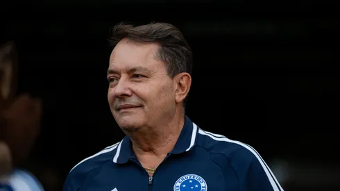 Pedrinho do Cruzeiro durante aquecimento antes da partida contra o Pouso Alegre no estádio Mineirão pelo campeonato Mineiro 2026. Foto: Alessandra Torres/AGIF