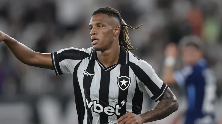 RJ - RIO DE JANEIRO - 06/05/2026 - COPA SUL-AMERICANA 2026, BOTAFOGO X RACING - Danilo jogador do Botafogo comemora seu gol durante partida contra o Racing no estadio Engenhao pelo campeonato Copa Sul-Americana 2026. Foto: Thiago Ribeiro/AGIF