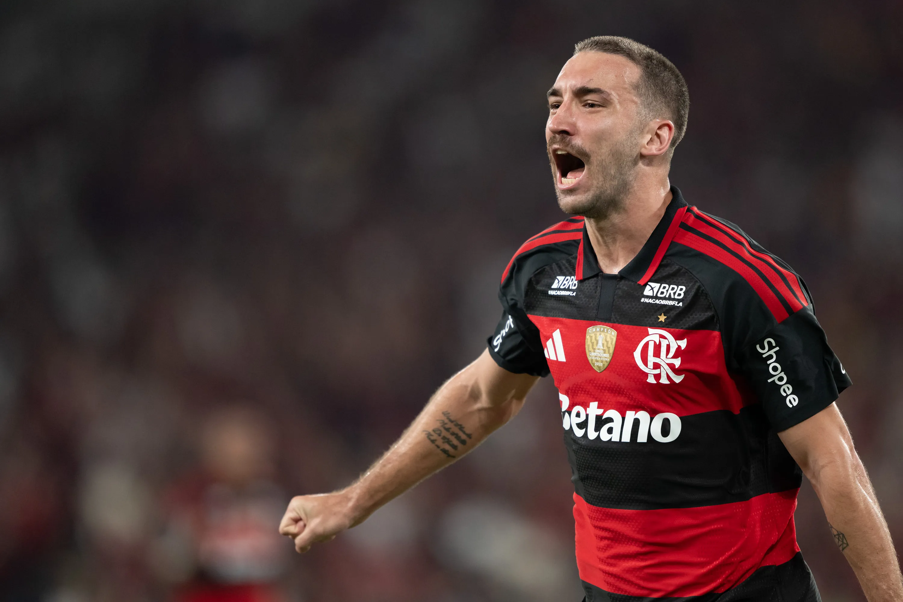RJ – RIO DE JANEIRO – 05/04/2026 – BRASILEIRO A 2026, FLAMENGO X SANTOS – Leo Ortiz jogador do Flamengo comemora seu gol anulado pelo var durante partida contra o Santos no estadio Maracana pelo campeonato Brasileiro A 2026.  Foto: Jorge Rodrigues/AGIF