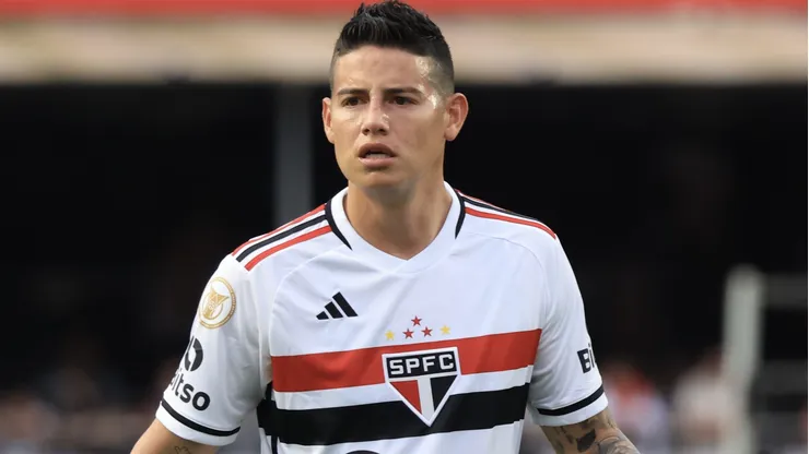 James Rodríguez durante confronto entre São Paulo e Botafogo no Brasileirão de 2023.