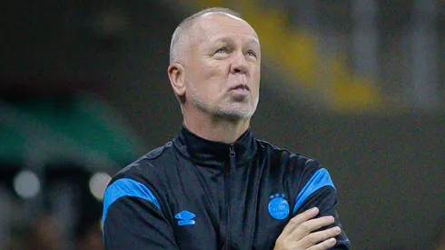 Mano Menezes tecnico do Gremio durante partida contra o Fluminense no estadio Arena do Gremio pelo campeonato Brasileiro A 2025. Foto: Maxi Franzoi/AGIF
