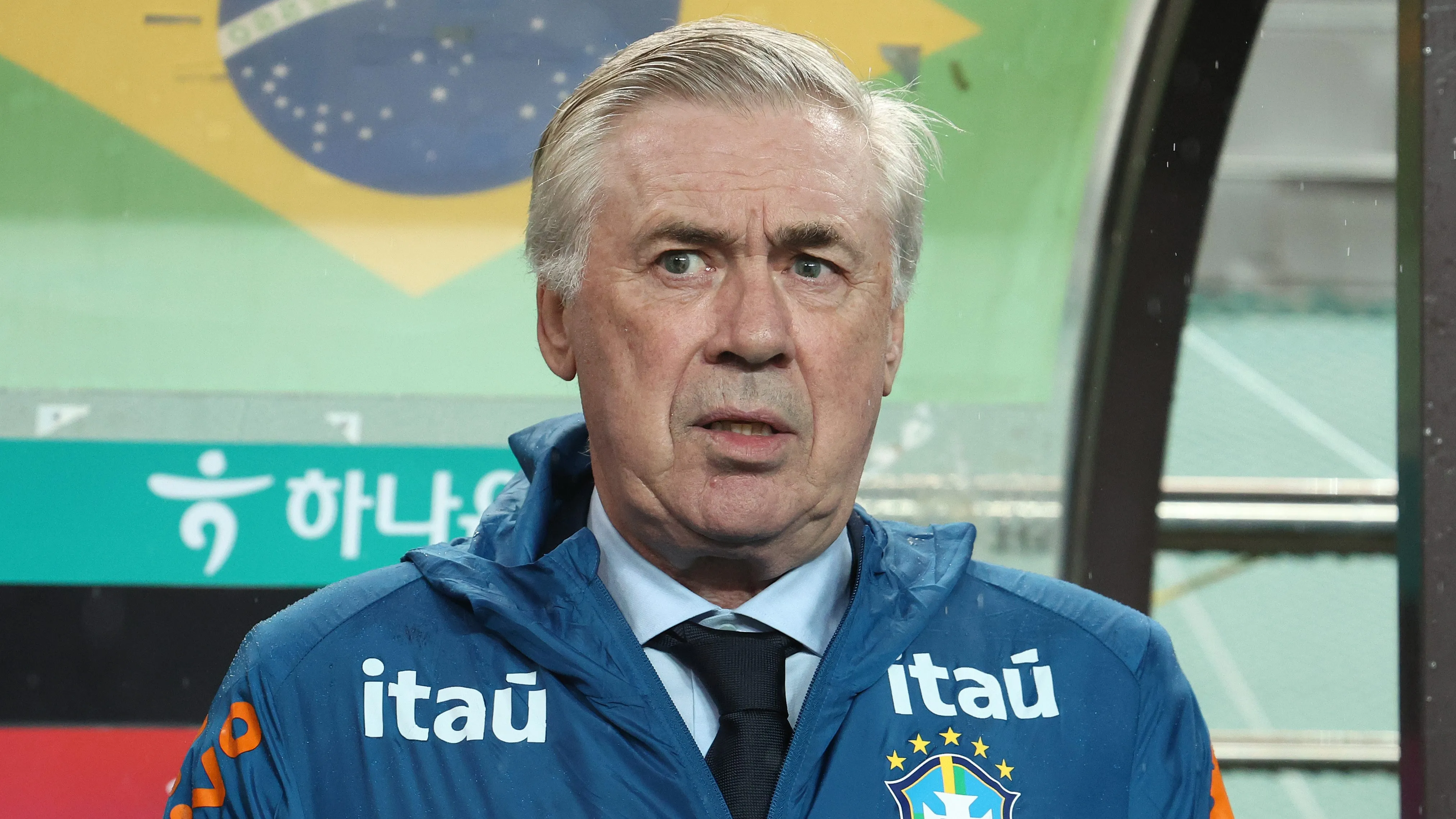 Carlo Ancelotti durante amistoso contra a Coreia do Sul. (Photo by Chung Sung-Jun/Getty Images)