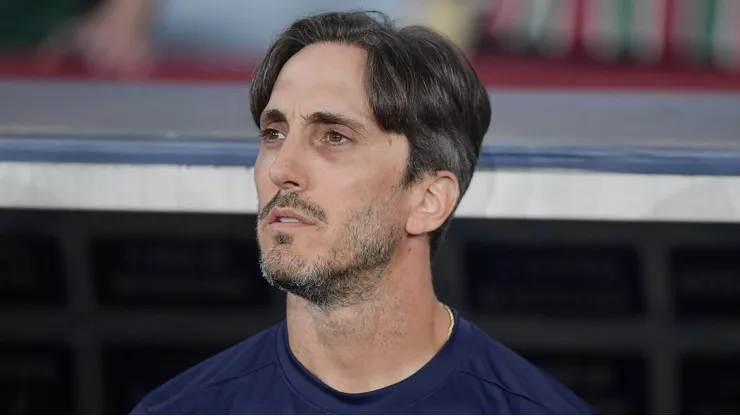 Luis Zubeldia tecnico do Fluminense durante partida contra o Chapecoense no estadio Maracana pelo campeonato Brasileiro A 2026. Foto: Thiago Ribeiro/AGIF