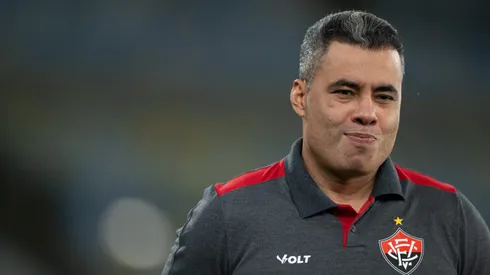 Jair Ventura tecnico do Vitoria durante partida contra o Fluminense no estadio Maracana pelo campeonato Brasileiro A 2026. Foto: Jorge Rodrigues/AGIF