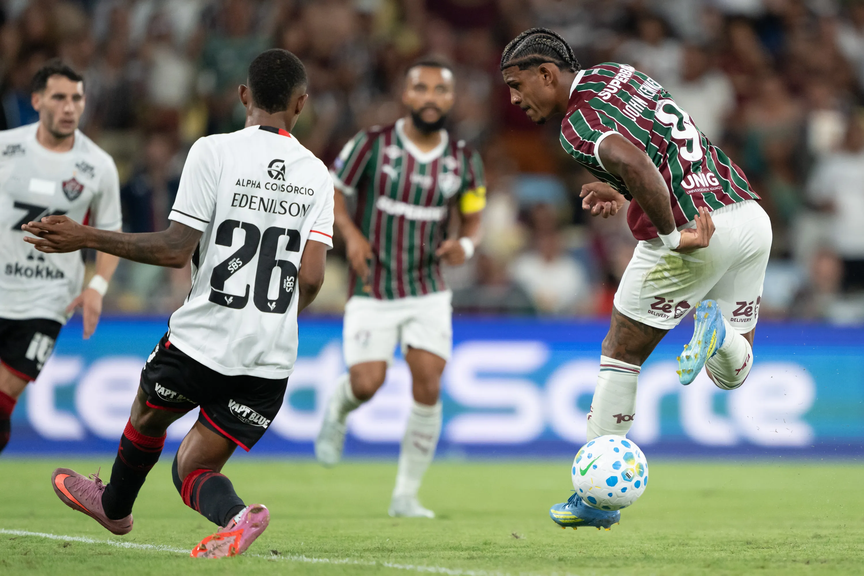 RJ – RIO DE JANEIRO – 09/05/2026 – BRASILEIRO A 2026, FLUMINENSE X VITORIA – John Kennedy jogador do Fluminense durante partida contra o Vitoria no estadio Maracana pelo campeonato Brasileiro A 2026. Foto: Jorge Rodrigues/AGIF