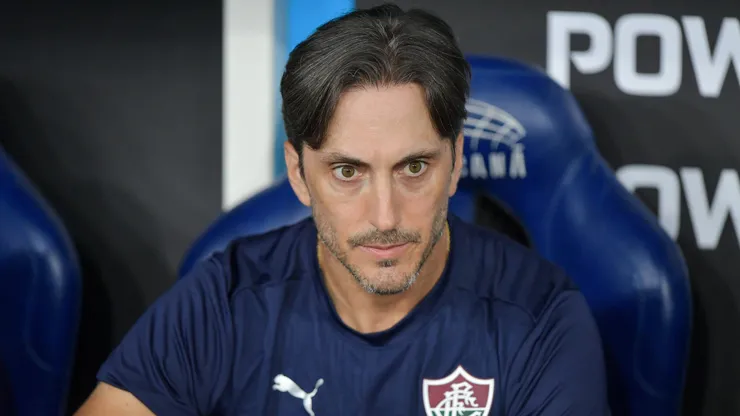 Luis Zubeldia tecnico do Fluminense durante partida contra o Independiente no estadio Maracana pelo campeonato Copa Libertadores 2026. Foto: Thiago Ribeiro/AGIF