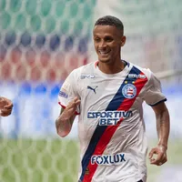 Luciano Juba é ovacionado por torcida do Bahia contra Cruzeiro