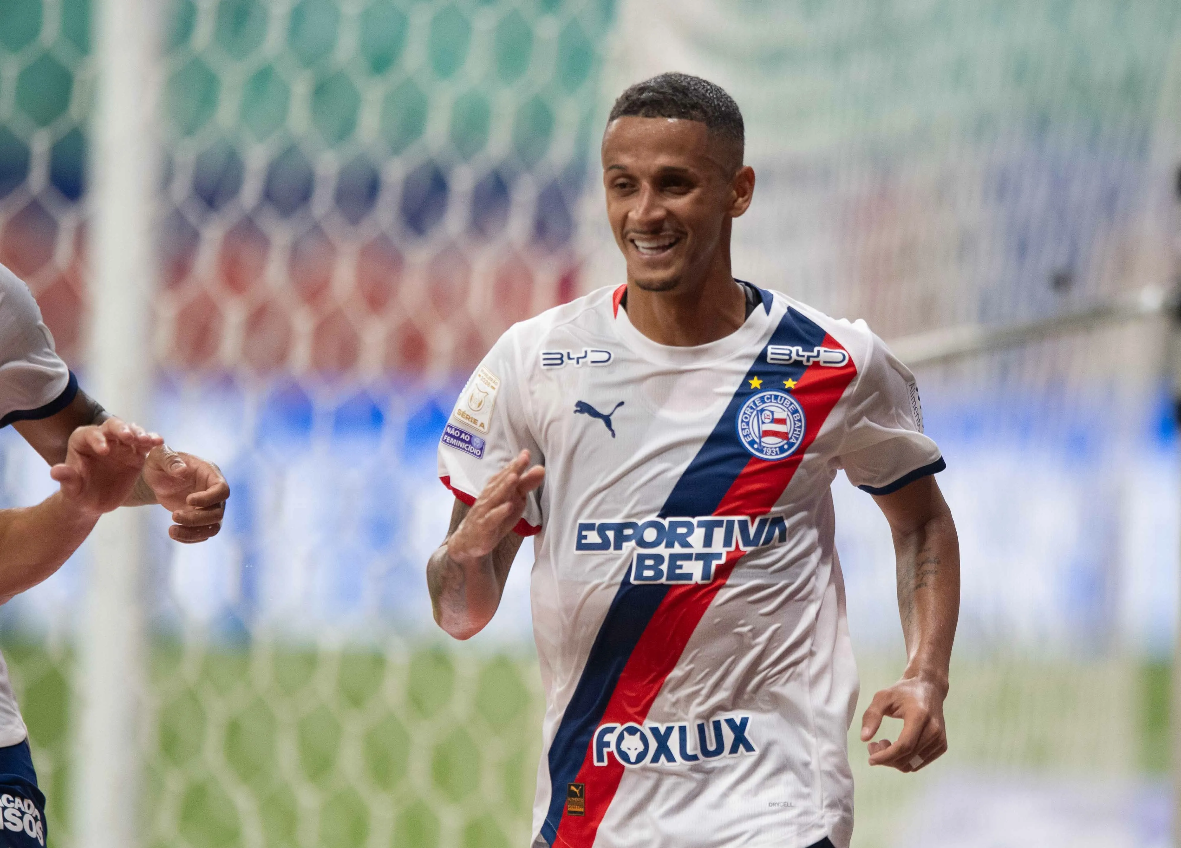 Luciano Juba comemorando gol durante partida contra o Cruzeiro no Campeonato Brasileiro de 2026. Foto: Jhony Pinho/AGIF