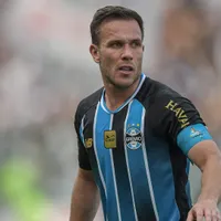 Arthur manda recado sobre permanência no Grêmio