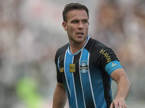 Arthur manda recado sobre permanência no Grêmio