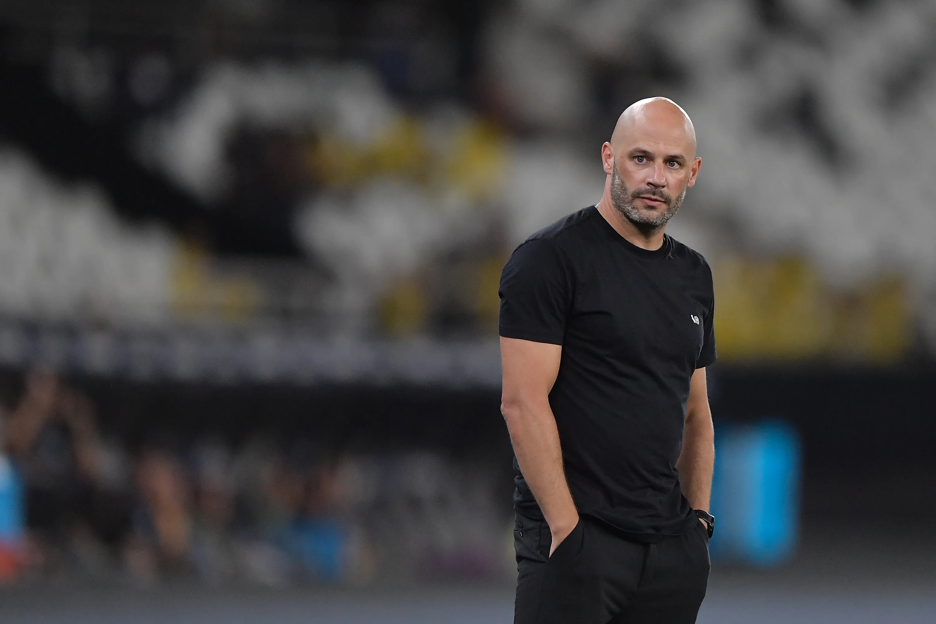 Franclim Carvalho tecnico do Botafogo durante partida contra o Racing no estadio Engenhao pelo campeonato Copa Sul-Americana 2026. Foto: Thiago Ribeiro/AGIF