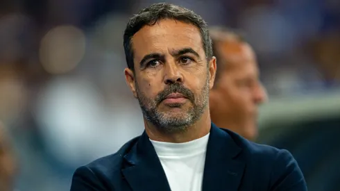 Artur Jorge durante clássico contra o Atlético-MG no Campeonato Brasileiro de 2026.