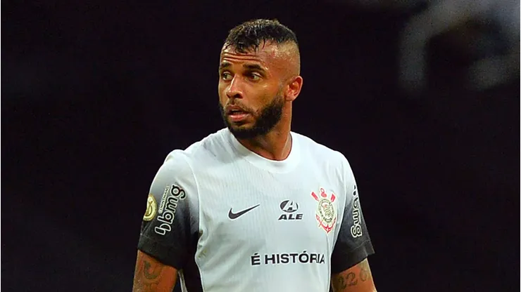 Alex Santana durante confronto entre Bahia e Corinthians no Brasileirão de 2024.