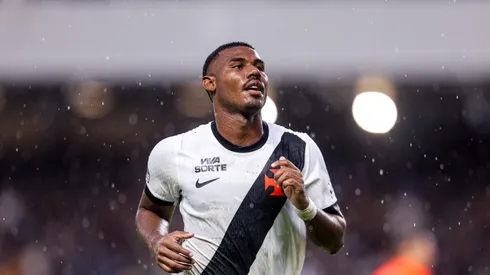 Cuiabano jogador do Vasco durante partida contra o Remo no estadio Mangueirao pelo campeonato Brasileiro A 2026. Foto: Fernando Torres/AGIF
