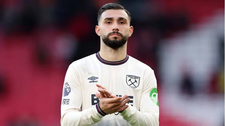 Taty Castellanos of West Ham United applauds the fans after the team's defeat during the Premier League match between Liverpool and West Ham United at Anfield on February 28, 2026 in Liverpool, England.