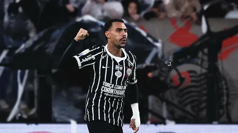 Matheuzinho jogador do Corinthians comemora seu gol durante partida contra o São Paulo no estádio Arena Corinthians pelo campeonato Brasileiro A 2026. Foto: Ettore Chiereguini/AGIF