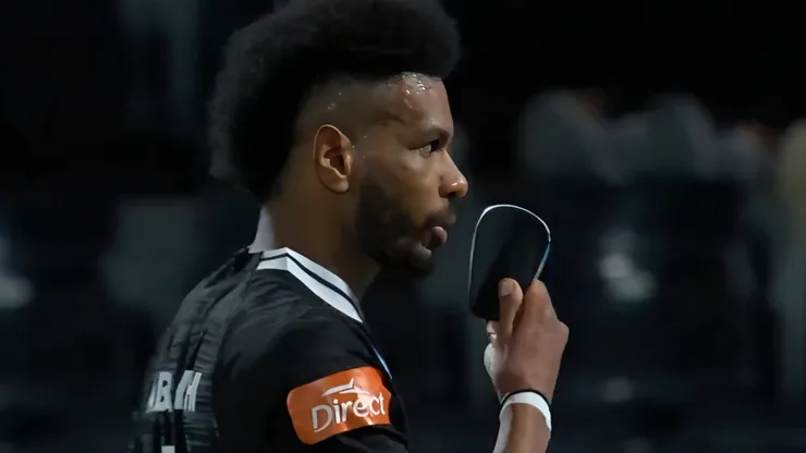 O Al-Shabab decidiu afastar Ali Al-Bulaihi após a repercussão negativa e não pretende manter o zagueiro. Foto: Reprodução/ Thmanyah Sports