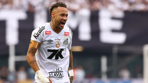 Neymar Jr jogador do Santos durante partida contra o Cruzeiro no estadio Vila Belmiro pelo campeonato Brasileiro A 2025. Foto: Mauricio De Souza/AGIF
