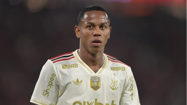 Wallace Yan jogador do Flamengo durante partida contra o Atletico-MG no estadio Maracana pelo campeonato Copa Do Brasil 2025. Foto: Thiago Ribeiro/AGIF