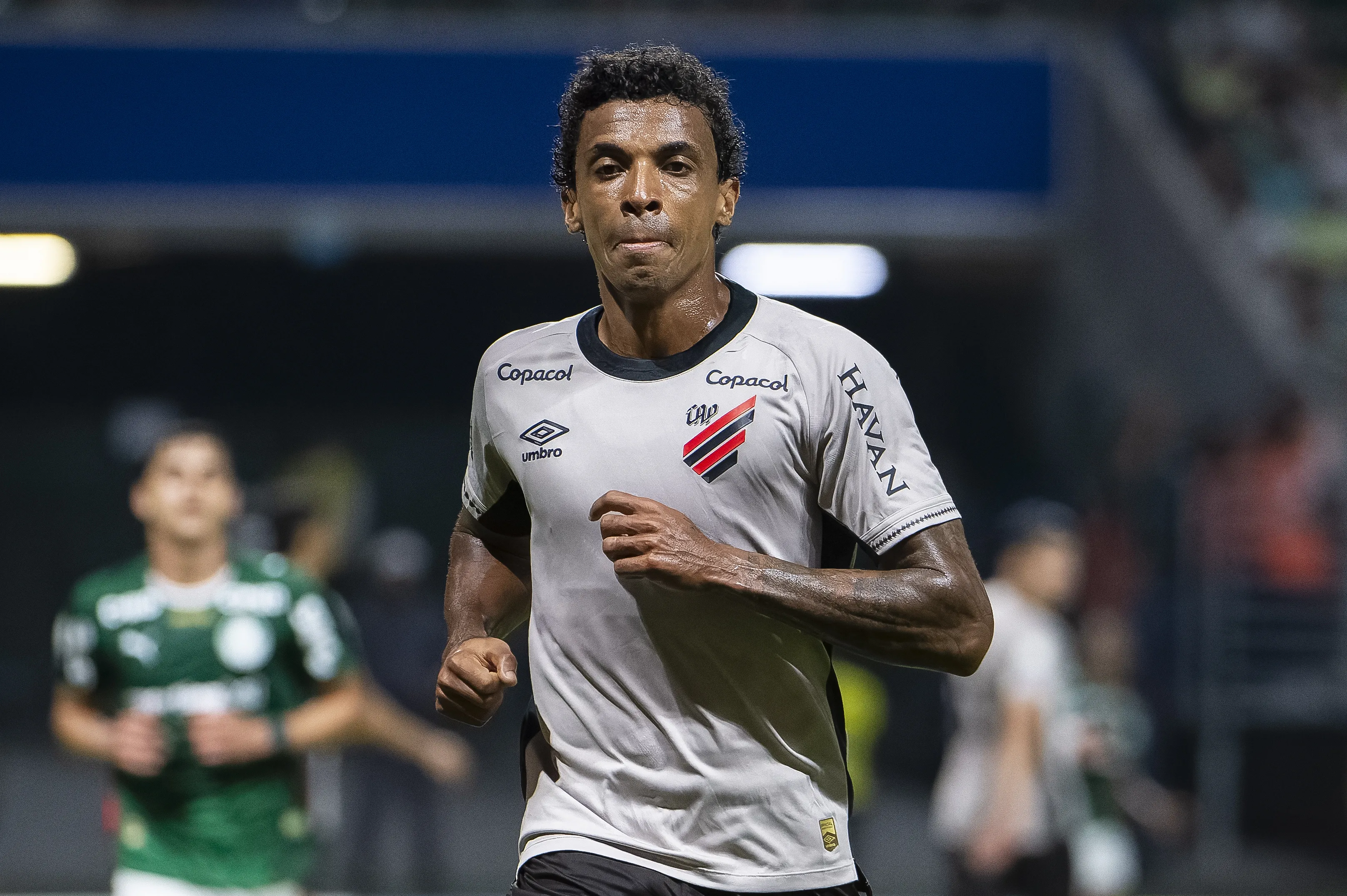 SP – SAO PAULO – 19/04/2026 – BRASILEIRO A 2026, PALMEIRAS X ATHLETICO-PR – Luiz Gustavo jogador do Athletico-PR durante partida contra o Palmeiras no estadio Arena Allianz Parque pelo campeonato Brasileiro A 2026. Foto: Anderson Romao/AGIF