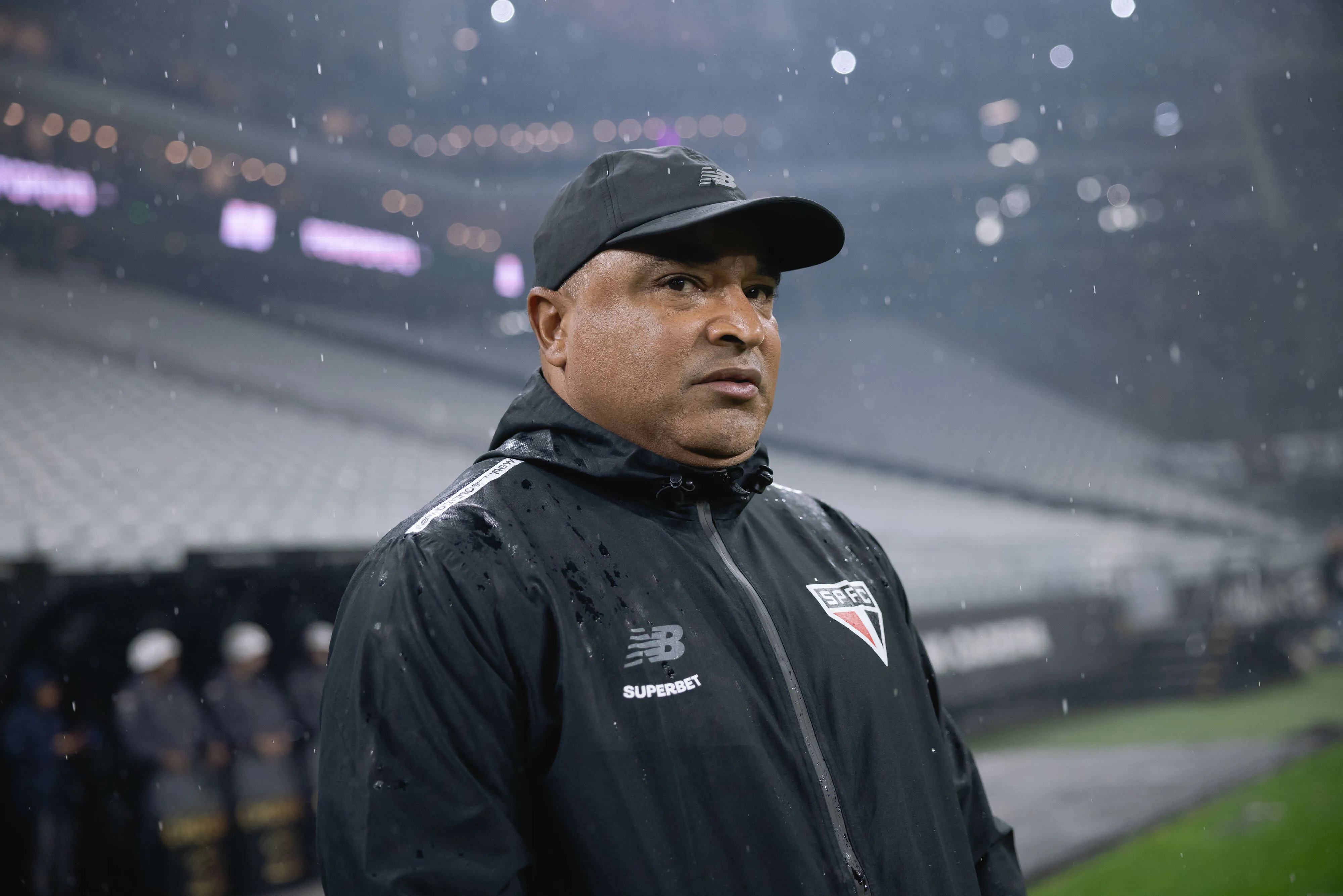 Roger Machado tecnico do Sao Paulo durante partida contra o Corinthians no estadio Arena Corinthians pelo campeonato Brasileiro A 2026. Foto: Ettore Chiereguini/AGIF