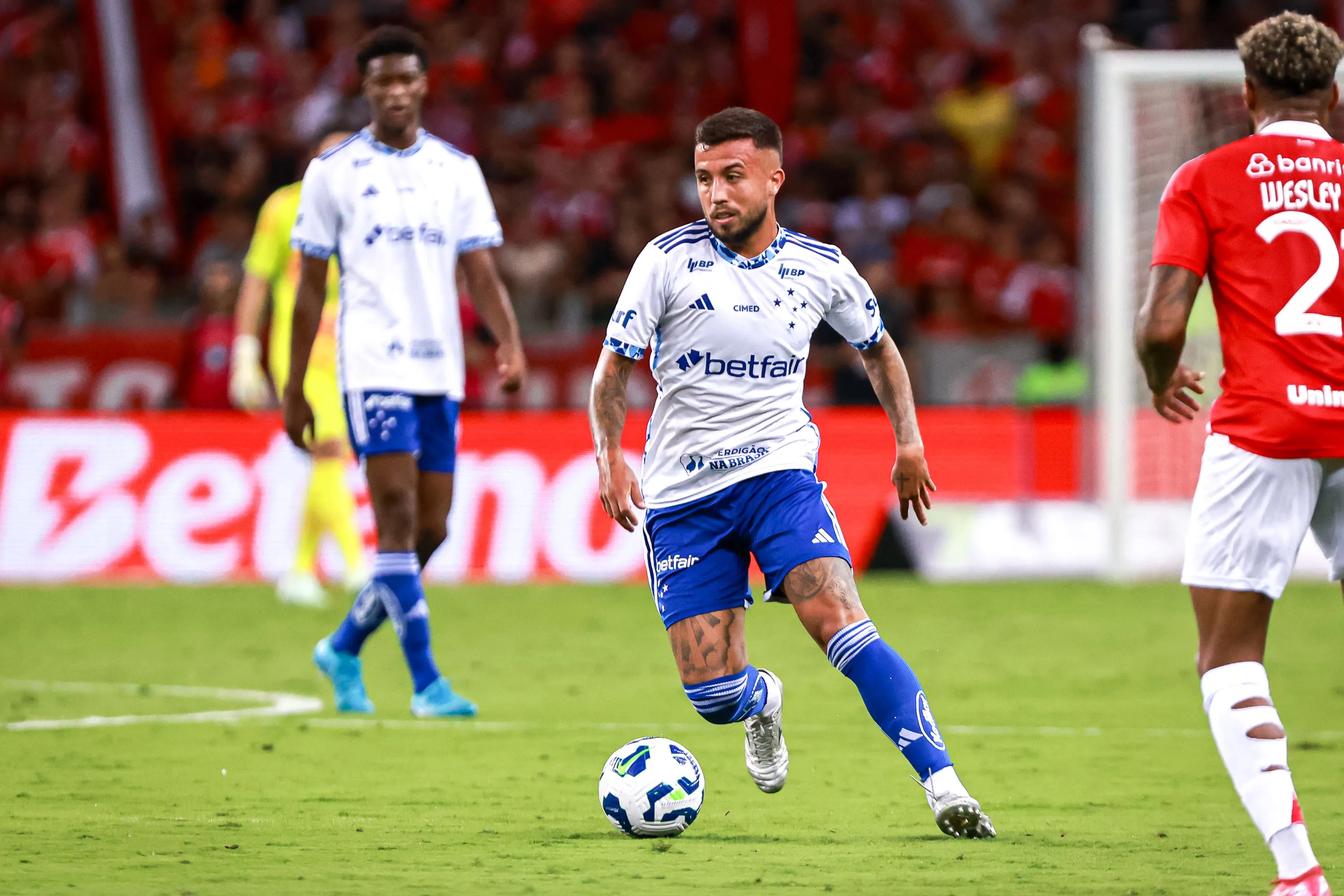 Matheus Henrique atuando no Cruzeiro – Foto: Maxi Franzoi/AGIF