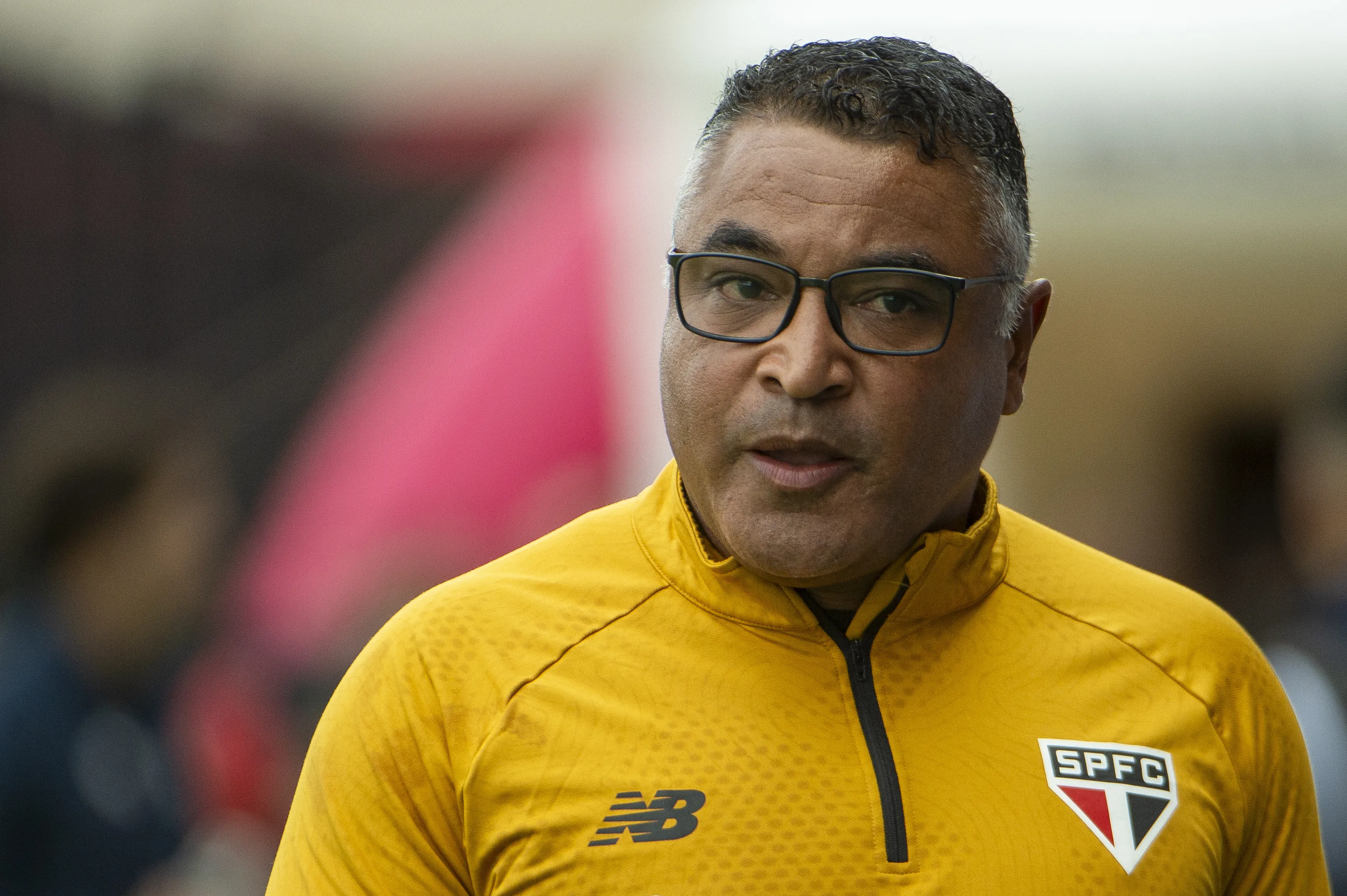 Roger Machado durante partida contra o Bahia no Campeonato Brasileiro de 2026. Foto: Anderson Romao/AGIF