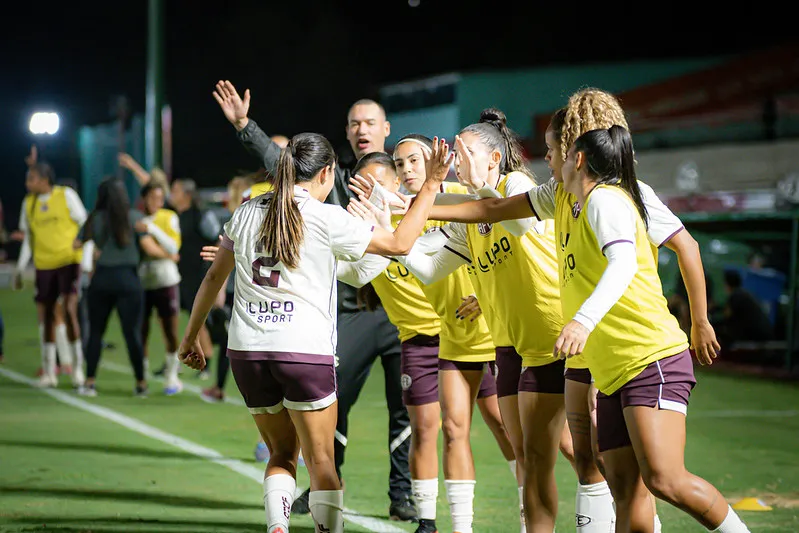 Jogadoras da Ferroviária comemoram o gol marcado contra o Flamengo - Foto: Rafael Zocco/Ferroviária