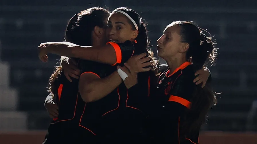 Jogadoras do Corinthians comemoram um dos gols marcados contra o São Paulo – Foto: Rodrigo Gazzanel/Corinthians