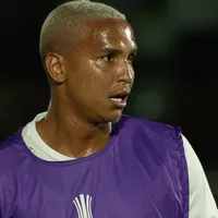 Ex-Palmeiras, Deyverson brilha no Equador e gera polêmica com torcida
